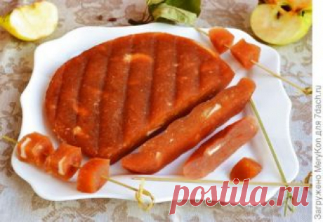 Яблочный сыр из Антоновки. Один недостаток - мгновенно заканчивается Друзья мои, знаю, что у многих в этом году яблочный бум, поэтому хочу поделиться необыкновенно вкусным яблочным рецептом))Яблочный сыр — это традиционное литовское рождественское угощение. Его готовят за пару месяцев до праздника, чтобы сыр успел созреть...