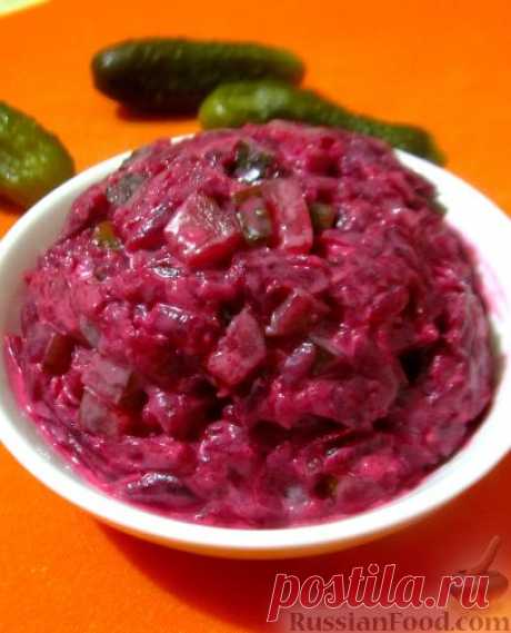 Рецепт: Салат из свеклы и соленых огурчиков, с чесноком на RussianFood.com