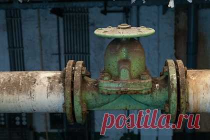 Европа забрала из подземных хранилищ максимальное количество газа. Отбор газа из подземных хранилищ (ПХГ) в Европе достиг максимума с начала отопительного сезона, об этом свидетельствуют данные Gas Infrastructure Europe (GIE). Это произошло в том числе за счет изъятий «Газпрома». Наполненность хранилищ сократилась до 76,43 процента и в настоящее время составляет 81,75 миллиарда кубов.