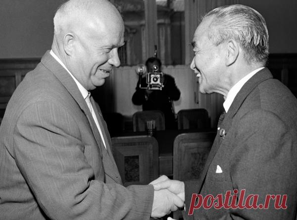 Как известно, мирный договор между нашей страной и Японией, несмотря на то, что война завершилась 75 лет назад полным разгромом Японии, до сих пор так и не подписан. И одной из причин этой ситуации является советско-японская декларация 1956 года.