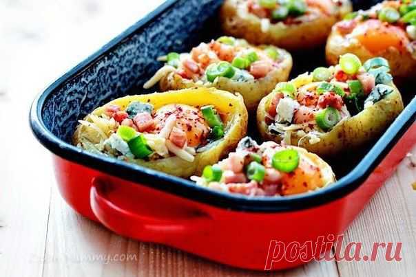 Запеченная картошка с аппетитной начинкой