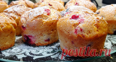 Рецепт без заморочек. Все смешала и в духовку. Вкусные кексы Рецепт люблю за простоту и минимум затрачиваемых на готовку усилий и времени. Кексы получаются мягкими, нежными, не крошатся и долго остаются свежими. Для приготовления вам потребуются такие ингредиенты: яйцо, 1 шт; сахар, 200 г; ванилин; соль щепотка; молоко, 150 мл; масло растительное без запаха, 100 мл; мука, 350 г4 разрыхлитель, 1 пакетик; ягоды свежие или […]