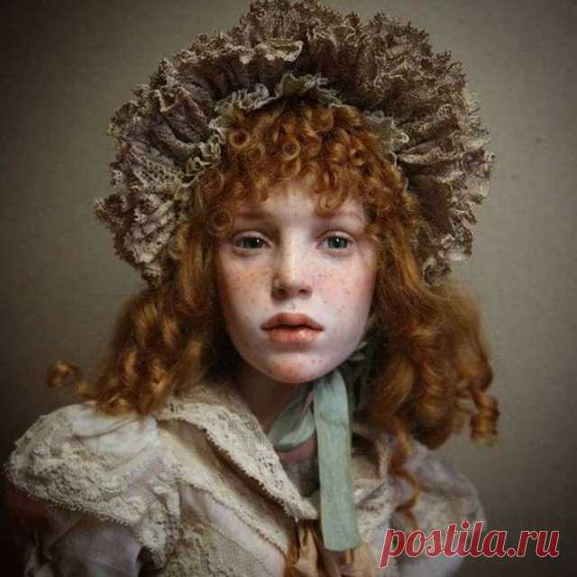 Кажется, голова девушки. Но приглядись внимательнее…