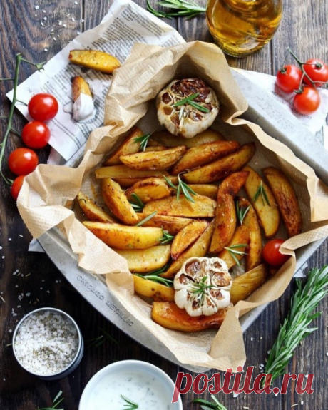 ​Картофель, запечённый с чесноком, паприкой и розмарином — Sloosh – кулинарные рецепты