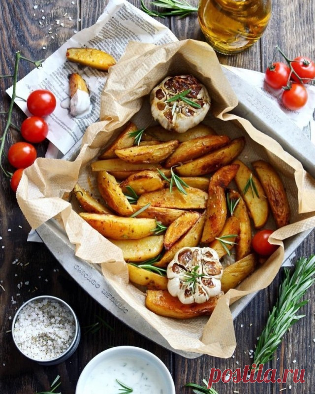 ​Картофель, запечённый с чесноком, паприкой и розмарином — Sloosh – кулинарные рецепты