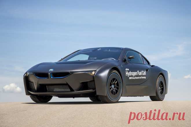 BMW Shows Off Fuel Cell-Powered i8 And 5-Series GT In late 2011, BMW signed a memorandum of understanding with Toyota for collaboration on a number of projects, one of which was development of a new sports car platform to spawn a replacement for the Z4 as well as a spiritual successor to the Supra. Another crucial area for collaboration was hydrogen fuel cell technology, with BMW able to leverage...