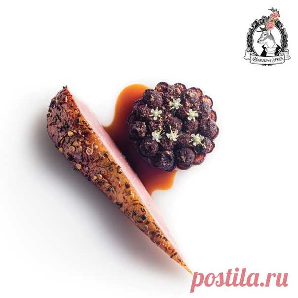 Рецепт самой идеальной утки с самым идеальным гарниром

Глазированная утка/ Луковые кольца конфи с начинкой из лисичек гриль/ Подсушенная чёрная смородина с двумя вкусами

Супер умамный рецепт от ресторана Eleven Madison Park***

Боже, это что-то невероятное. Я, конечно, знала, что Хумм гениален, но не до такой же степени?!
Свою и без того потрясающую глазированную в меду с лавандой утку он дополнил ещё какой-то амброзией. Только вслушайтесь:

Нежнейшие кольца лука конфи, ...