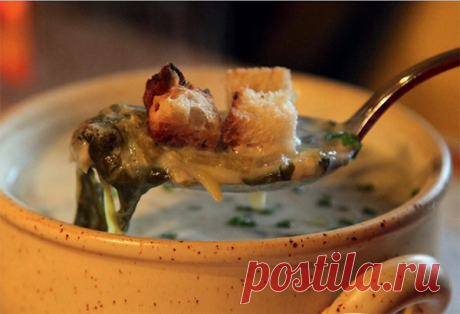 В оригинале он называется «суп де шале» (фр. soupe de chalet), что можно перевести как «суп из шале» или «домашний деревенский суп».