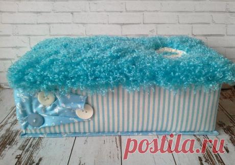 16 апреля в 12-00 МК по текстильной коробочке в технике картонаж. 

Тканевая коробка с откидной крышкой. Собираем конструкцию с нуля из картона, внутри тканевое оформление, размеры коробки 13х18, высота 6 см. Коробку можно оформить в детской тематике для хранения памятных вещей малыша (мамины сокровища) или сделать под крышкой игольницу и использовать коробку для хранения рукоделия, а для тех кто не занимается ни рукоделием, ни детками такую коробочку можно сделать как фот...