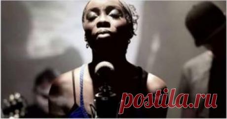 50 миллионов просмотров! Песня, которую можно слушать вечно Популярная американская соул-исполнительница Ииока Окоаво (Iyeoka Okoawo) одна из тех, чей голос невозможно забыть. Ее песни, можно сказать, «врезаются» в память и заставляют трепетать даже самые тонкие струны души. Ее репертуар очень нежный, романтичный и проникновенный. Такие композиции расслабляют и погружают в атмосферу легкости. Для просмотра Видео перейдите на следующую страницу