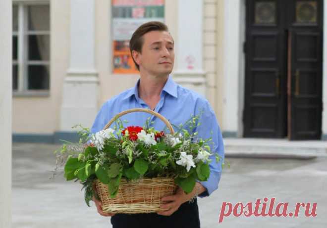(24) Facebook