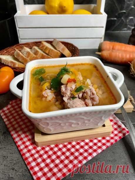 Домашний рассольник с фрикадельками  🍜 🔸на 100грамм - 111.76 ккал🔸Б/Ж/У - 8.41/1.15/10.72🔸
Ингредиенты: Куриный фарш - 500 г Яйцо - 1 шт.
Морковь - 2 шт.
Лук репчатый - 2 шт Картофель - 3 шт.
Огурцы соленые - 3 шт Томатная паста - 2 ст. л. Зелень - по вкусу Соль - по вкусу Перец - по вкусу За рецепт спасибо группе Диетические рецепты
Приготовление: 1. Почистите лук и морковь, порежьте кубиками.
Нашинкуйте мелко зелень.
2. Натрите картофель на крупной терке.
3. Сварите куриный фарш в подсоленно…