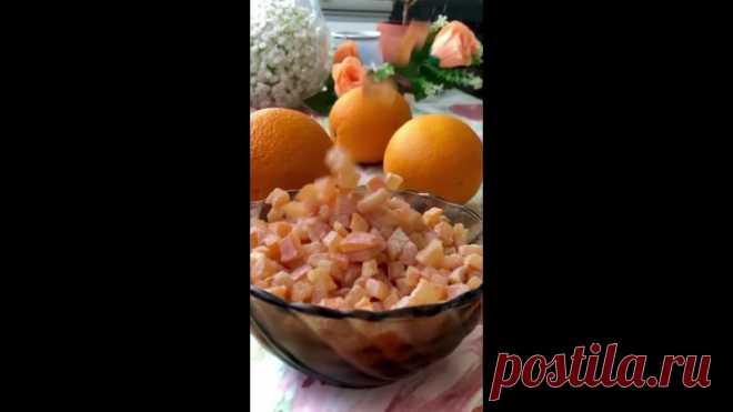 САМЫЕ ВКУСНЫЕ ЦУКАТЫ ДЛЯ КУЛИЧЕЙ! 

Готовитесь к Пасхе? Печёте куличи, а цукатов нет!?
Тогда специально для Вас рецепт Вкуснейших цукатов из апельсинов и лимонов. Готовятся легко и имеют просто невероятный аромат. Можно готовить, как апельсиновые, так и лимонные. Принцип один и тот же.

- Ингредиенты:

апельсиновые/лимонные корки - 200 гр. (примерно 4-5 апельсинов),
сок лимона - 50 гр.,
сахар - 200 гр.,
соль - 1 ч.л.,
вода - 150 гр.

- Как приготовить:

1. Берём самые вкус...
