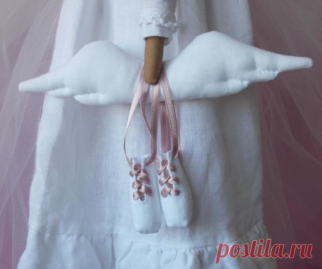 Cute sneakers for all Tilda doll lovers
Shoe sewing pattern and tutorial with step-by-step instructions and photos
PDF Shoes Pattern and tutorial for Tilda doll which is 25 inches (65 cm) tall , and Odiva Tilda doll 68 cm-27 "
Enjoy your new creation
If you want my Tilda -Odiva, you can take a look at this link:

https://www.etsy.com/listing/916834756/pdf-shoes-sewing-pattern-and-tutorial?ref=shop_home_active_18