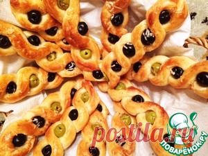 Закусочные косички с маслинами