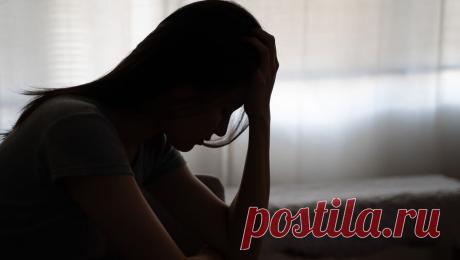 В Улан-Удэ четыре студентки похитили однокурсницу и отвезли в лес, где избили ее. В Улан-Удэ четырех студенток отчислили после конфликта, который закончился похищением и избиением однокурсницы. Об этом пишет региональное издание "Номер один". По данным СМИ, одна из девушек позвала потерпевшую на улицу во ...