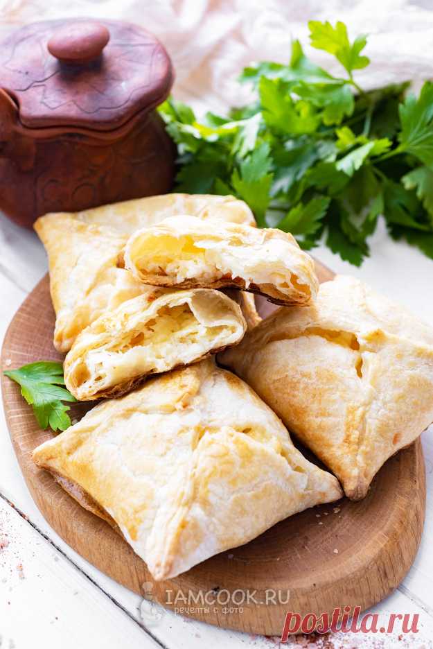 Хачапури из слоеного теста с сыром и творогом — рецепт с фото и видео