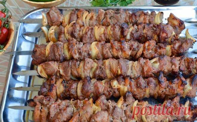 Маринуем шашлык хлебом и луком. Рецепт, с которым на Кавказе делают самый нежный шашлык
