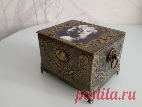 ДЕКУПАЖ ШКАТУЛКИ ИЗ КАРТОННОЙ КОРОБКИ.