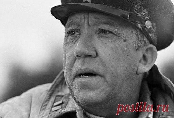 КАК СОЗДАВАЛСЯ ФИЛЬМ 20 ДНЕЙ БЕЗ ВОЙНЫ
У режиссера Алексея Германа нет и не было проходных фильмов, все фильмы боль и страдание, идущие с экрана. Не все это любят и не все это принимают. До сих пор. Экранизировать одну из военных повестей Константина Симонова режиссер Алексей Герман задумал в начале 1970-х годов. Однако руководство «Ленфильма», где Герман работал, отнеслось к идее настороженно. […]
Читай дальше на сайте. Жми подробнее ➡