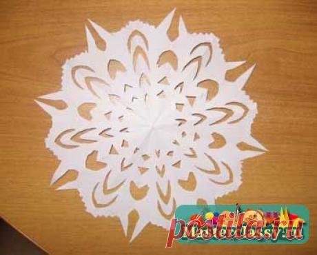 Как вырезать снежинки из бумаги » Master classy - мастер классы для вас
