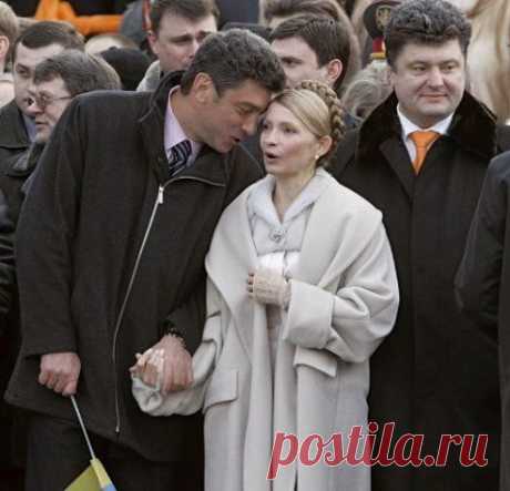 ...............
Павлов Александр
Вот такие мрази как Немцов,(а иначе их назвать не как нельзя) предают Россию! Что бы им гореть в аду!