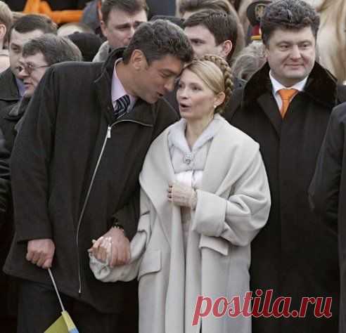 ...............
Павлов Александр
Вот такие мрази как Немцов,(а иначе их назвать не как нельзя) предают Россию! Что бы им гореть в аду!