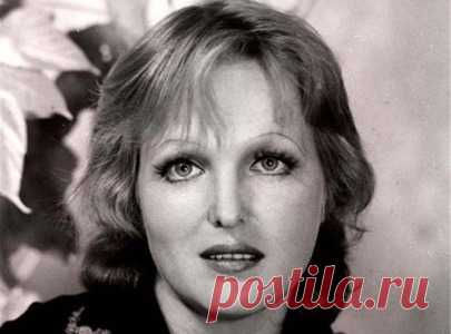 ЕЛЕНА СОЛОВЕЙ