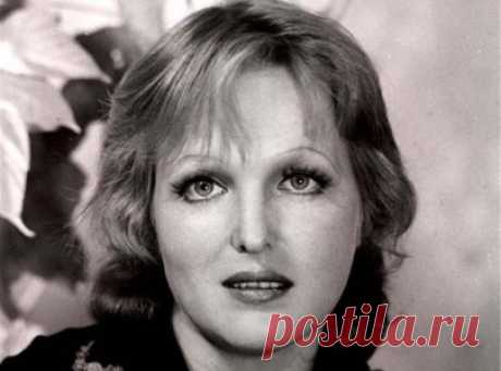 ЕЛЕНА СОЛОВЕЙ
