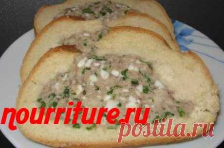 Фаршированный хлеб с рыбными консервами кулинарный рецепт дома