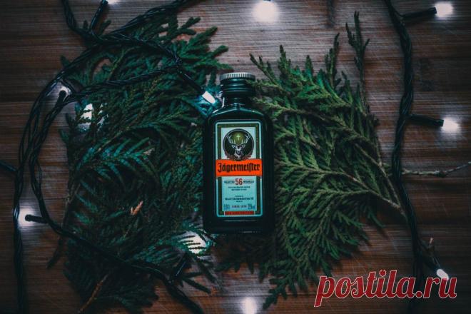 Ликер Егермейстер - 5 способов пить правильно! Как пить ликер Егермейстер? В чистом или смешанном виде? Какие напитки сочетаются с легендарным немецким биттером?
