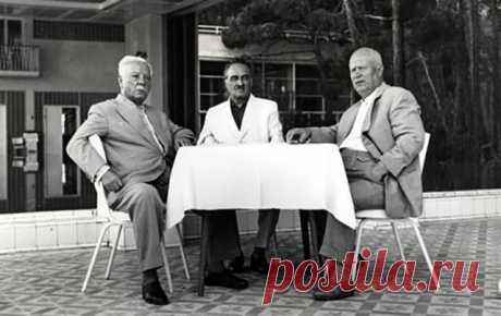 ДАЧИ ГЕНСЕКОВ СССР: ГДЕ ШИКАРНО ОТ ГОСДЕЛ ОТДЫХАЛИ СОВЕТСКИЕ ВОЖДИ