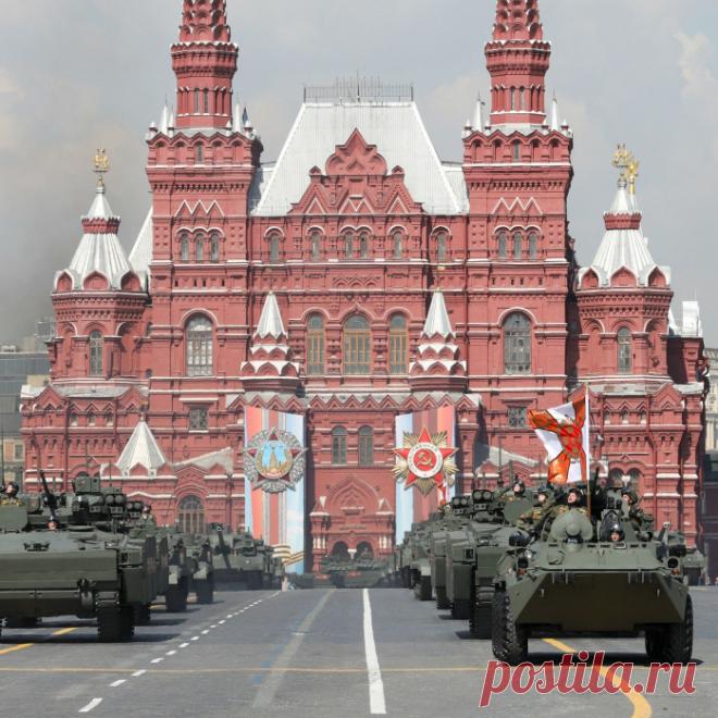 Парад, который мне не нужен · Город 812 Наругался, наплакался, напроклинал. Так заманчива эта игра, Что забыл, как и выглядит он – номинал Просто радости, просто добра.   Взять зелёного лука перо у земли, Внучке новое платьице сшить, Да Серёже и Васе помалу налить, Да чужое дитя рассмешить.   В таз сложить с зазвеневшей верёвки бельё, Воробьёнка спасти от кота; А не слышать...