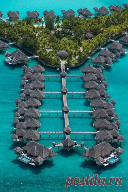 Бора-Бора. Остров Французской Полинезии.﻿