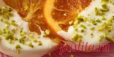 These Chocolate–Pistachio Orange Slices Are So Fresh They're the perfect treat after a heavy meal.