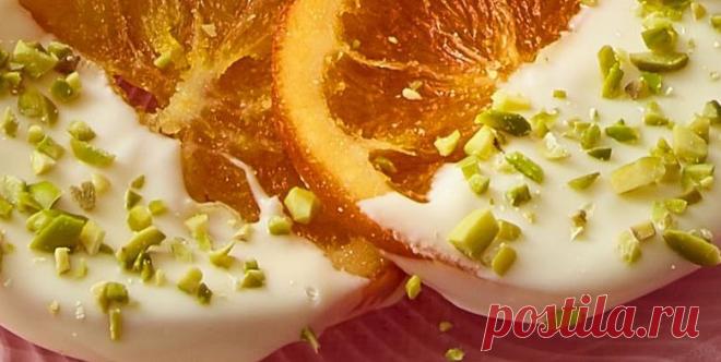 These Chocolate–Pistachio Orange Slices Are So Fresh They're the perfect treat after a heavy meal.