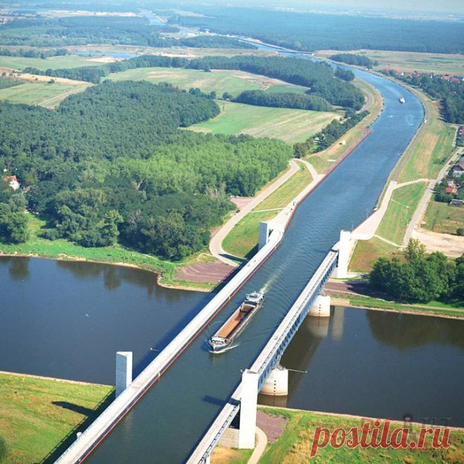 10 ПРОСТО УМОПОМРАЧИТЕЛЬНЫХ ФОТОГРАФИЙ ЭТОГО ГОДА
Водяной мост. Магдебург, Германия.