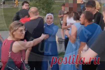 Бородатый мужчина и женщина в платке избили россиянку и назвали себя жертвами
