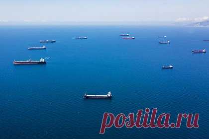 Поставки российской нефти по Северному морскому пути упали