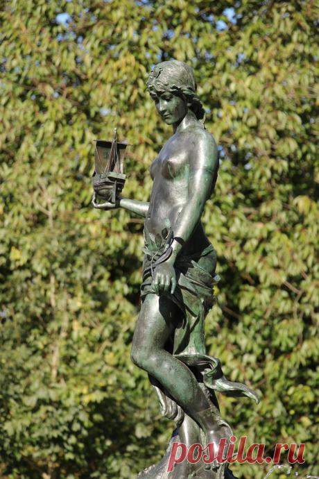 В одном из парков Гамбурга
Бронзовая скульптура на заказ в Санкт-Петербурге
https://vk.com/sculpture_na_zakaz_spb
https://www.instagram.com/sculptury_na_zakaz/
#Скульптура #Бронза #Бронзоваяскульптура #Женскаяскульптура #Парковаяскульптура #Статуя #Бронзваястатуя #скульптураспб