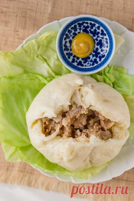 Nikuman (Baozi).  Это японская булочка, заполненная сочной начинкой из мяса и лука.