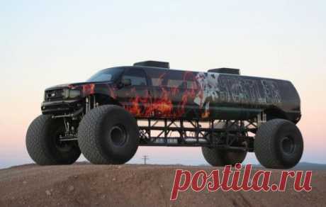 “Продам” недели: 10-метровый монстр-трак Ford Excursion