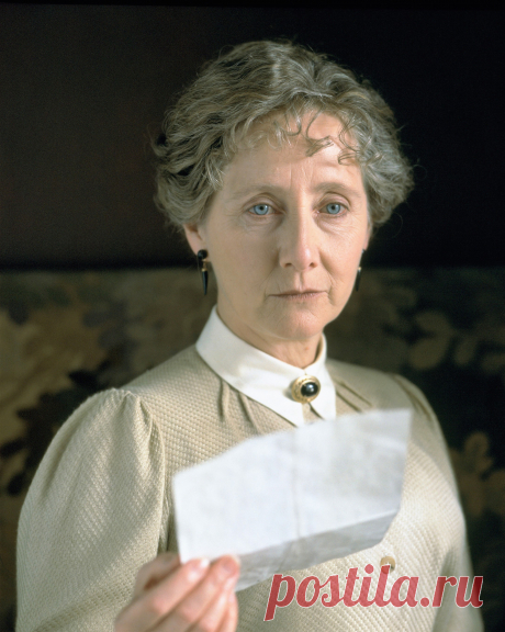 Джемма Джонс, 4 декабря, 1942