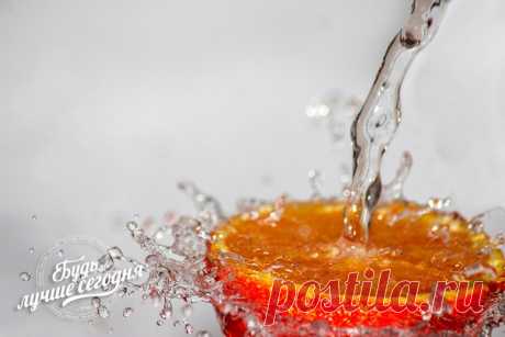 О кислотно-щелочном балансе.
Как поддерживать своё здоровье?
О кислотно-щелочном балансе написано уже много и все к нему стремятся. Но это не мешает многим людям думать, что все кислые продукты имеют кислотную среду. Это не так, и стоит навсегда запомнить , что лимоны, квашеная капуста, клюква и многие другие кислые продукты не закисляют, а наоборот, защелачивают организм.
Показать полностью…