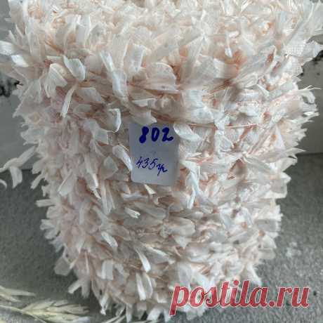 Photo by Пряжа и Спицы on May 13, 2021. May be an image of 1 person.