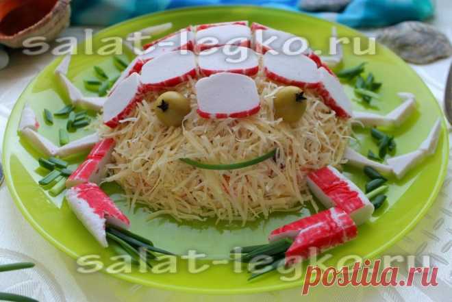 Крабовый салат в виде краба, рецепт с морковью, яблоком и твердым сыром