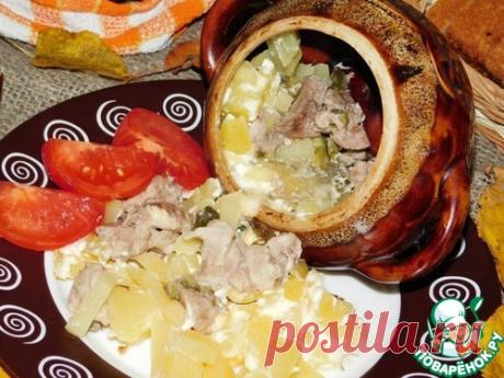 Жаркое с маринованными огурцами в горшочках - кулинарный рецепт