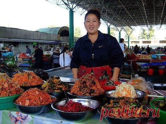 РЕЦЕПТЫ КОРЕЙСКИХ САЛАТОВ.
САЛАТЫ ПО КОРЕЙСКИ- ВКУСНОТИЩА НЕОБЫКНОВЕННАЯ!!! ОБЯЗАТЕЛЬНО сохраняйте СЕБЕ такое СОКРОВИЩЕ
1) Свекла по корейски
2) Морковь по корейски
3) Салат из сырых шампиньонов 