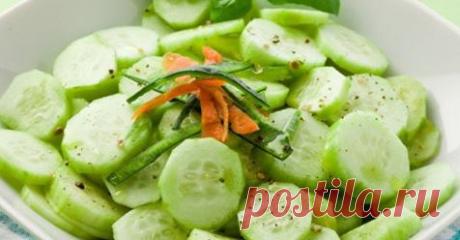 После прочтения вы будете есть огурцы каждый день! Добавьте в рацион! Огурцы очень низки в калориях, но очень высоки в питательных веществах, более того, они обильны в содержании воды и электролитов. Это