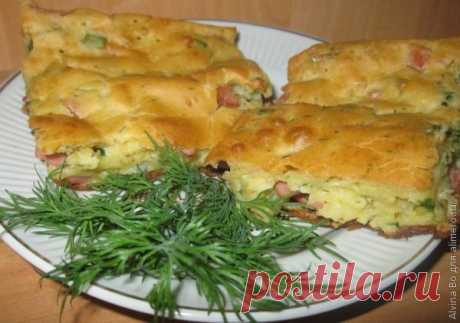 БЫСТРЫЙ ЗАКУСОЧНЫЙ ПИРОГ - Вкусные рецепты Пирог с вареной колбасой и зеленью. Получилось очень вкусно Ингредиенты: — кефир жирностью 2.5% — 1 стак. — яйцо — 2 шт. — колбаса вареная — 200 г — зеленый лук — 1/2 пучка — укроп — 1/2 пучка — сода — 1/3 ч.л. — соль — 1 ч.л. — мука — 1 стак. — …